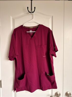 healing hands set Men's Burgundy V-Neck Medical Scrub Top and bottom